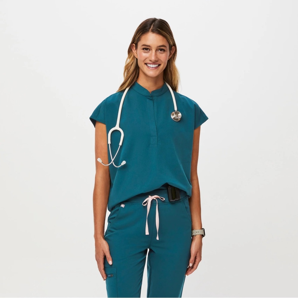 Figs Rafaela Oversized top in Caribbean